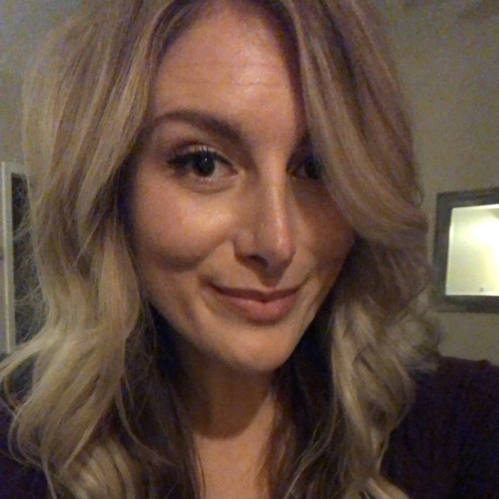 Meet your Posher, Corinne